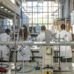 Isis Paolo Carcano laboratorio di chimica, foto di M. Butti